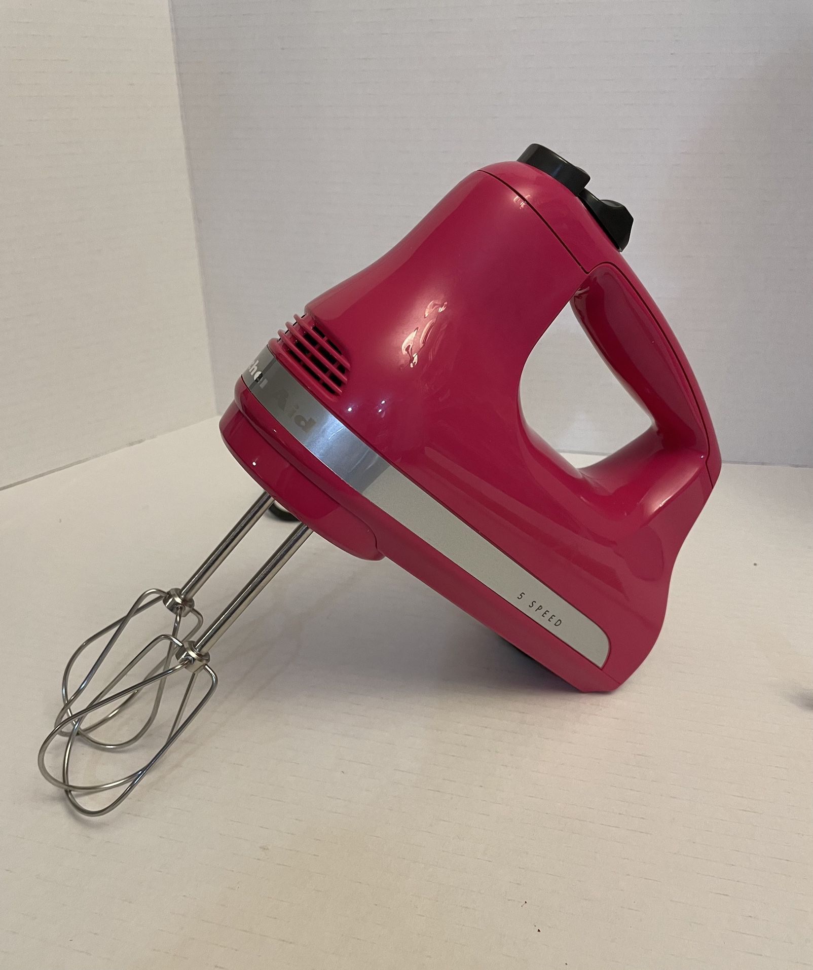 Hot Pink KitchenAid Hand Mixer for Sale in Salem, OR - OfferUp