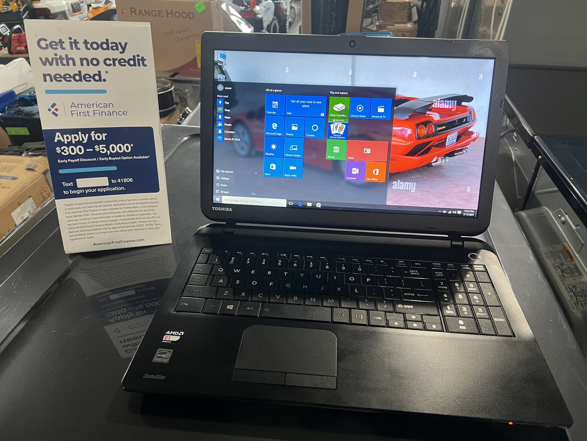 Toshiba Laptop 8 Ram. New Windows 10