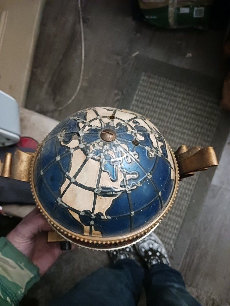 Vintage Schlitz Beer Globe 