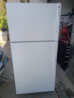 Refrigerator GE in good condition