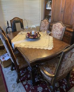 Dining Room Table 