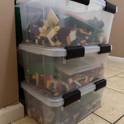 LEGO COLLECTION (motors, technic, building blocks, mini figures, base plates) PRICE IN DESCRIPTION