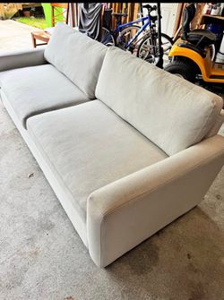 Light cream/white sofa