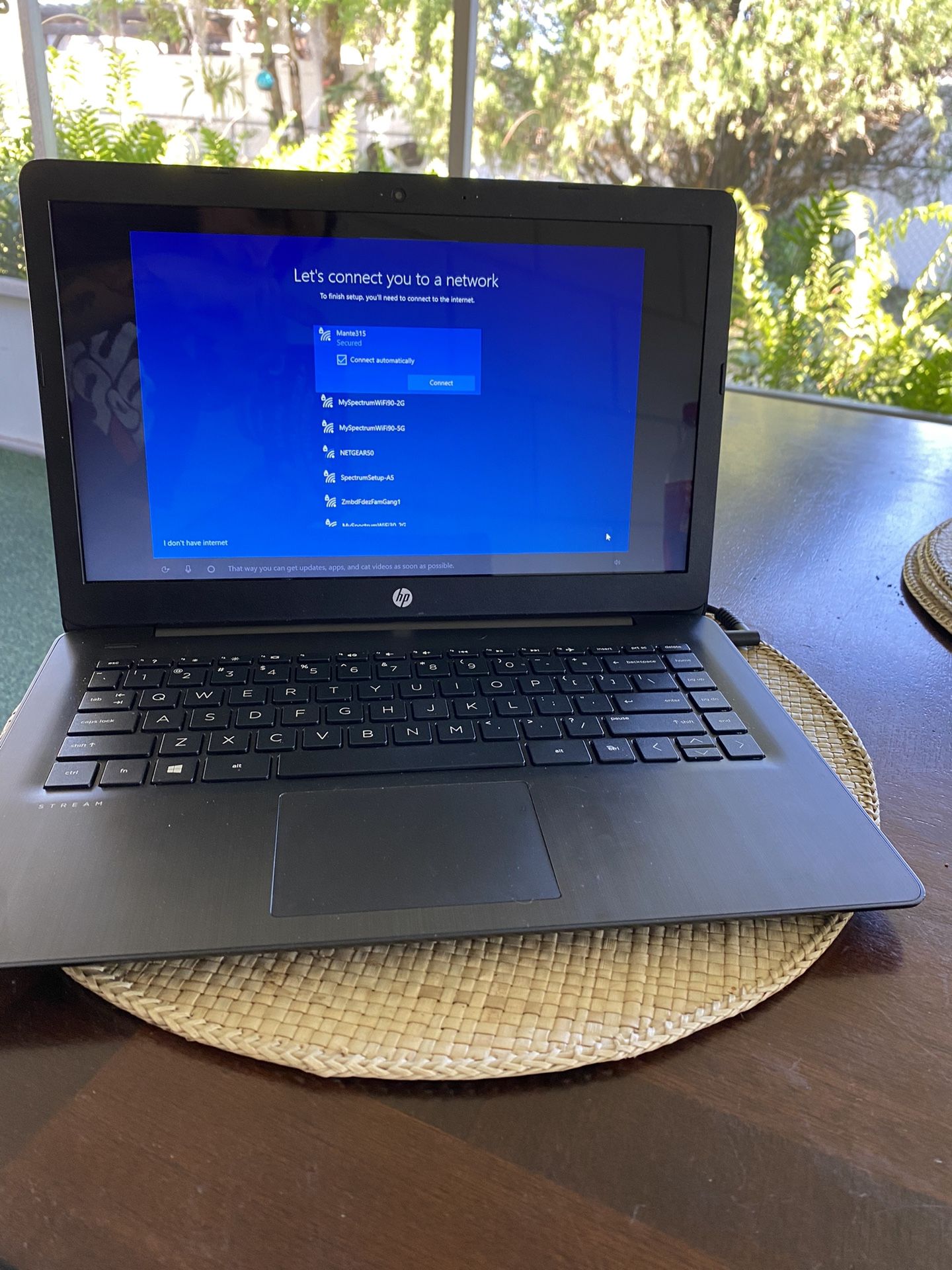 HP Stream Laptop With Charger 