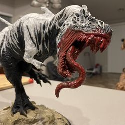 Sideshow Venom Saurus Statue