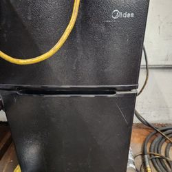 Mini Fridge Need Gome 