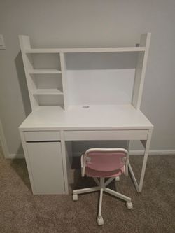 Micke Desk with hutch and chair