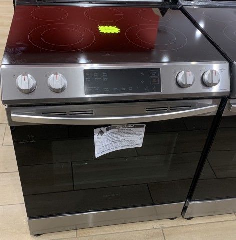 Samsung 30 in. 6.3 cu. ft. Slide-In Range with Self-Cleaning Oven in Stainless Steel D 4
