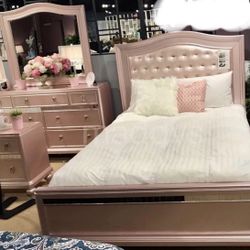Queen Size Bed Frame, Night Stand, Dresser, Mirror 4 Piece Rose Gold Bedroom Set✨ Brand New✨ Fastest Delivery 🚚 