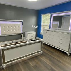 AP🎉Bedroom Set-White4-Piece (Bed Dresser Mirror and Nightstand ) Financing - Delivery 