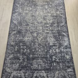 Area Rug 5'FT x 8'FT 