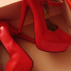 Red Heels 👠 