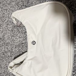 white lululemon shoulder bag 
