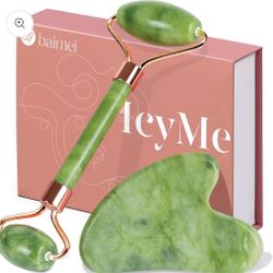 New In Box Face Roller and Gua Sha Set