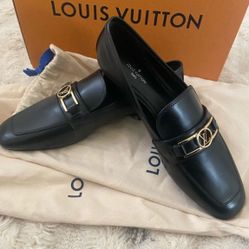 LOUIS VUITTON MADELEINE LEATHER LOAFERS