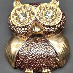 Huge jewelry lot vintage to now large lot brooches earrings necklaces