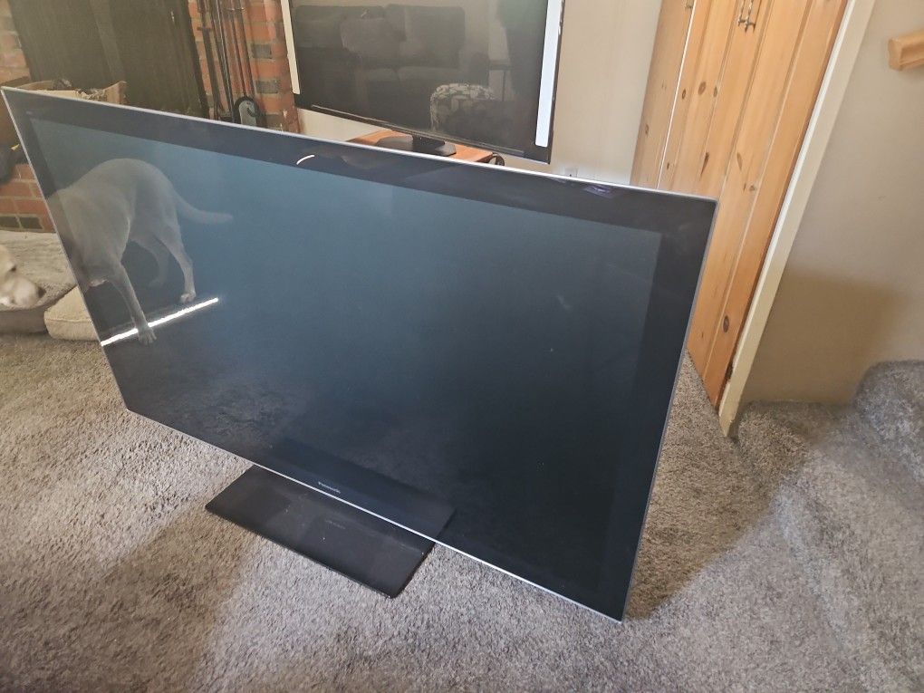 Panasonic Viera TC-P65VT30 65" Full 3D 1080p HD Plasma Internet TV