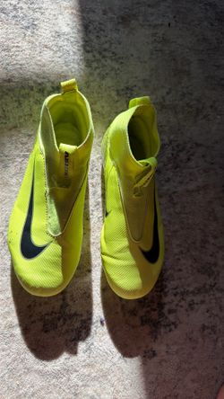 Soccer cleats