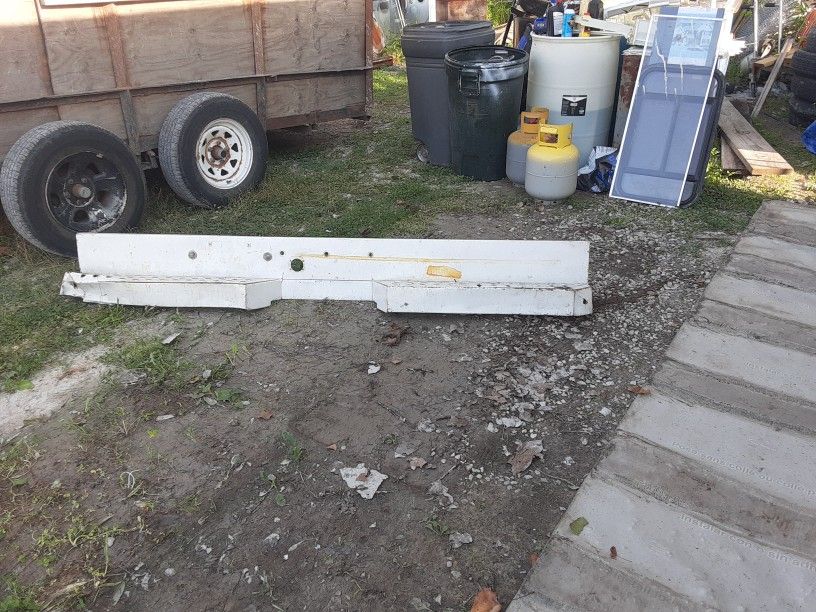 Heavy Duty Commercial Step Bumper It Is Universal As Seen In Pic It Has A Little Damage As Picked