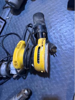 DeWalt Orbital Sander - Good Condition