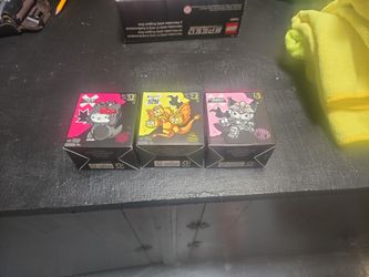 Hello kitty/godzilla