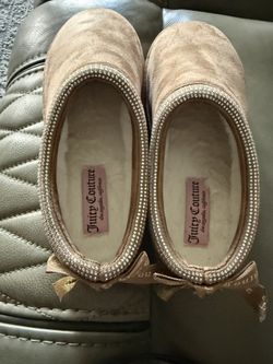 Juicy Couture Clogs 