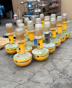 16 Heavy-Duty Construction Lights
