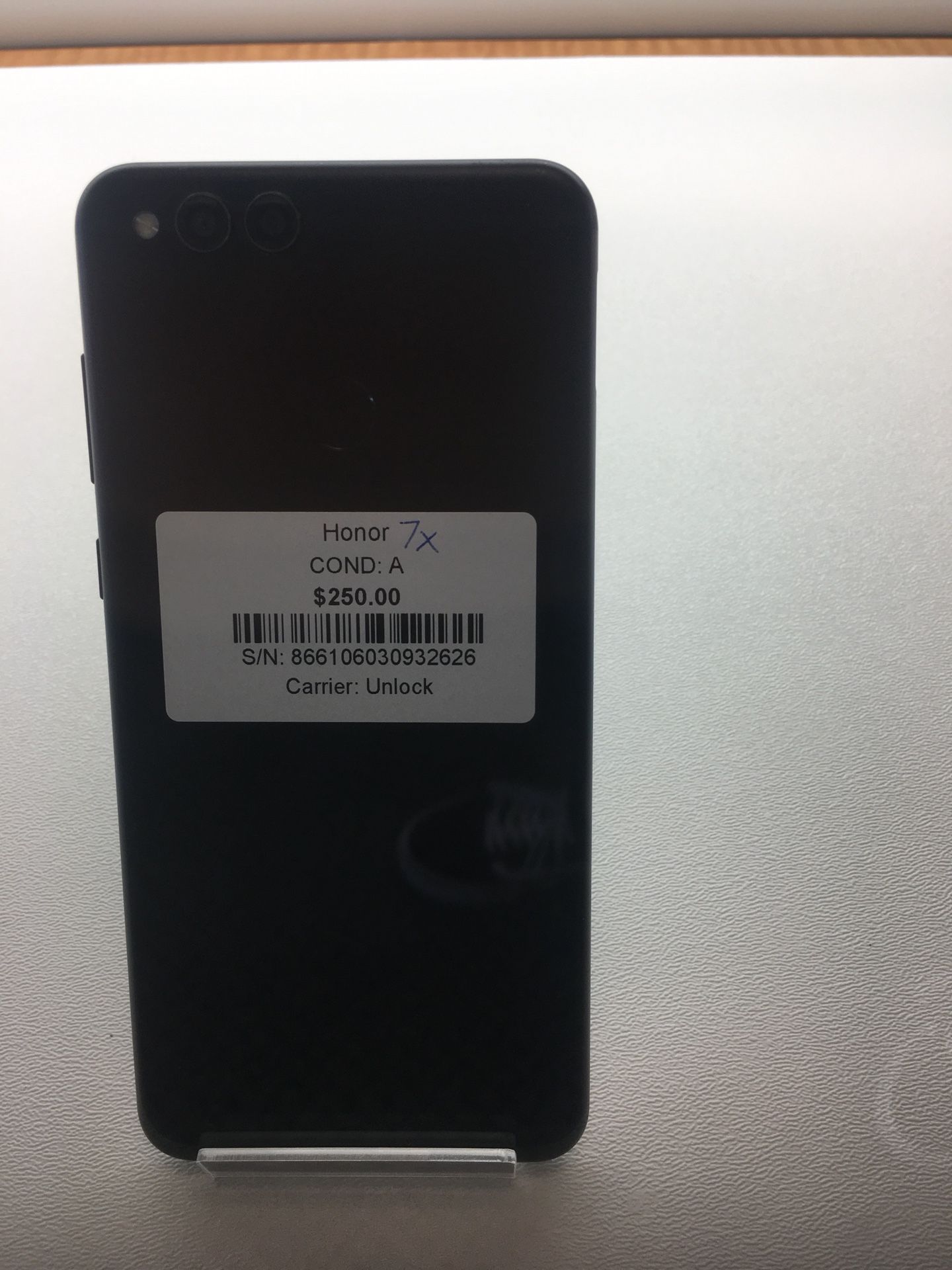 HUAWEI HONOR 7X -UNLOCKED-GOOD USED CONDITION!!!!