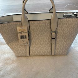 New Michael Kors Purse 