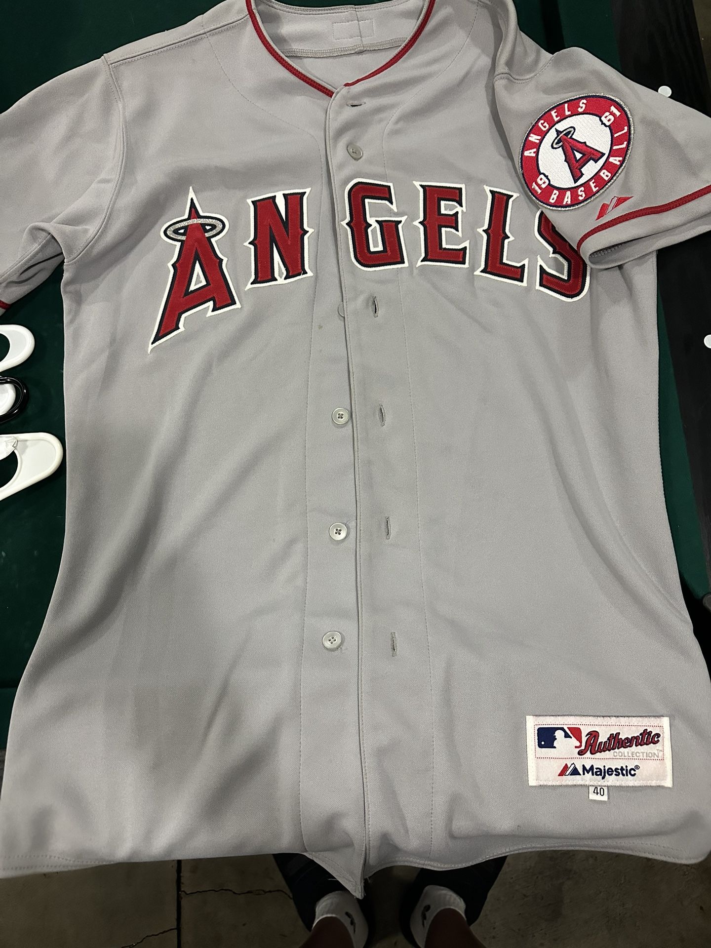 Angel’s Mens Jersey Size 40 Medium !!