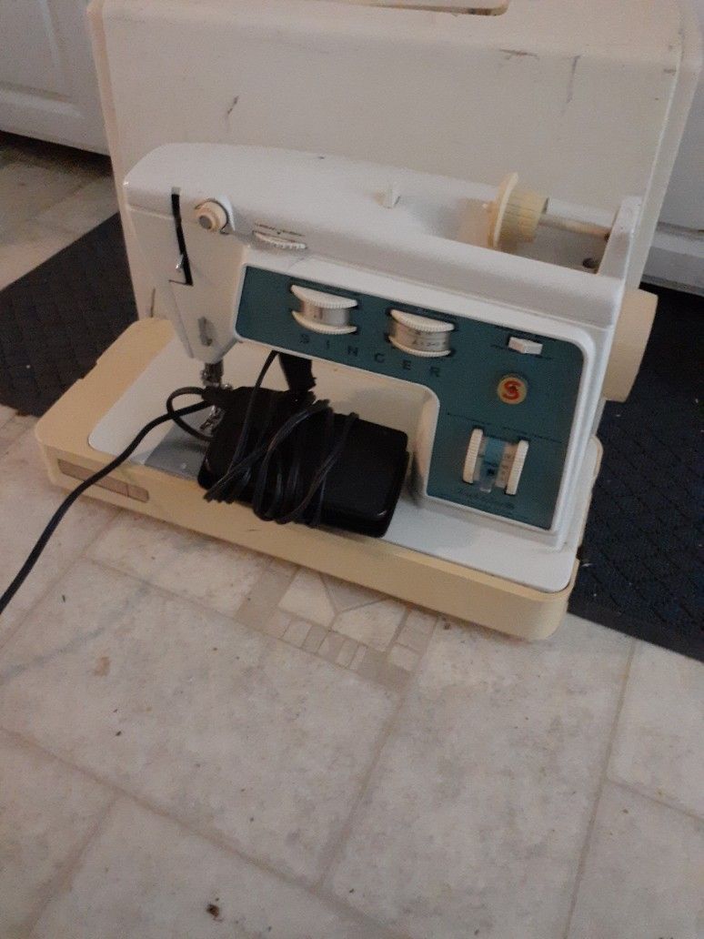 Singer Sewing Machine