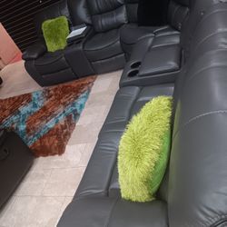*Wow*---Madrid Gray Leather Reclining Sectional Sofa---Delivery And Easy Financing Available 👍 