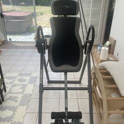 Free - Innova Inversion Table