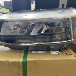 22-24 Vw Taos Headlight Led Left Driver Side No Adaptive 