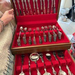 Oneida complete boxed serving set