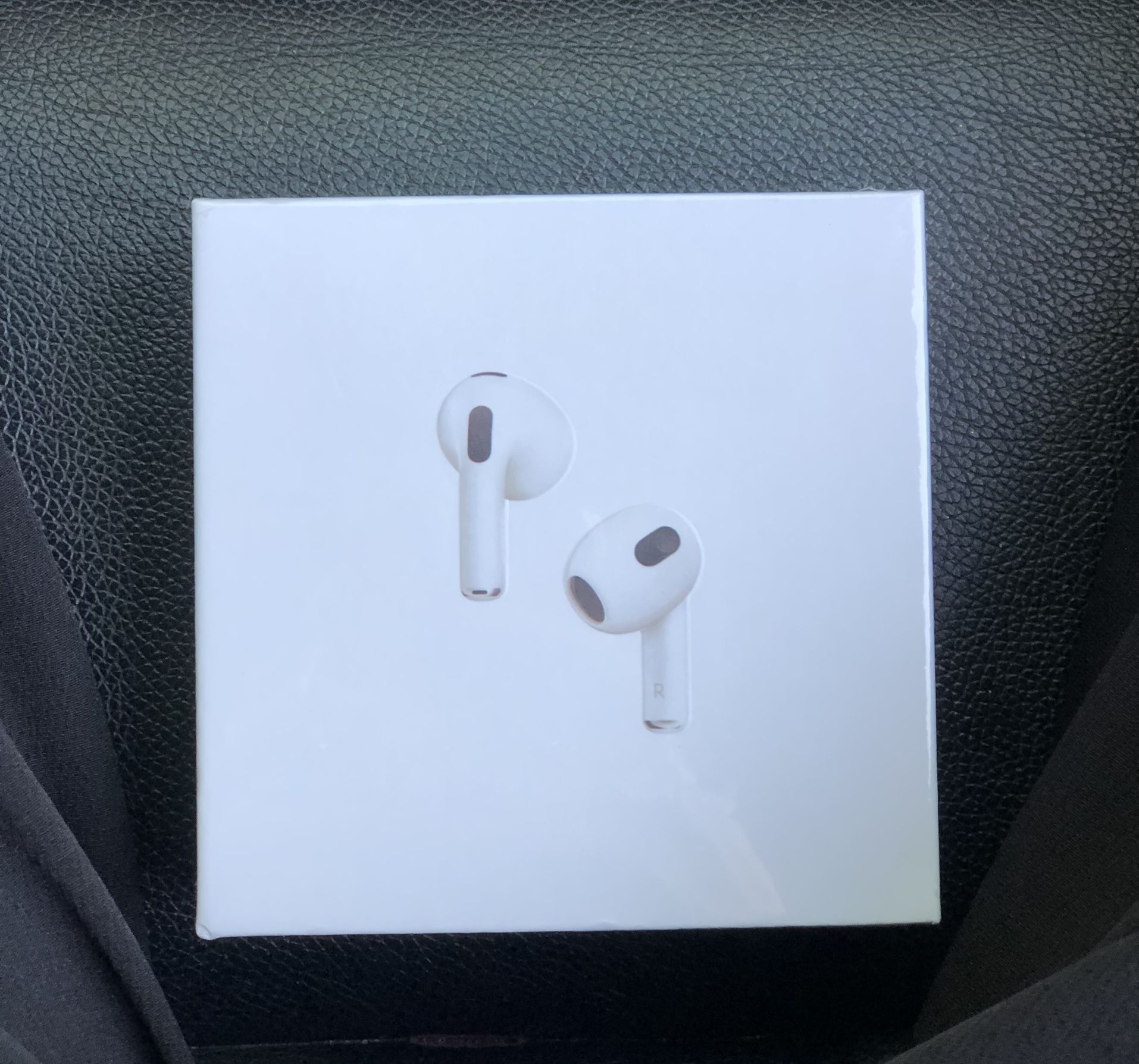 AirPods Gen 3