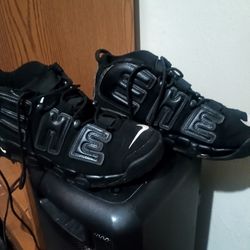 Nike Supreme Size 81/2 Mens In Excellent Condition 