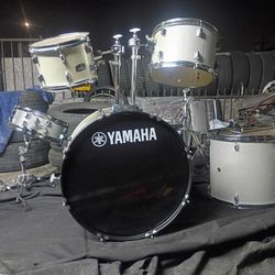 Batería  Marca Yamaha Completa