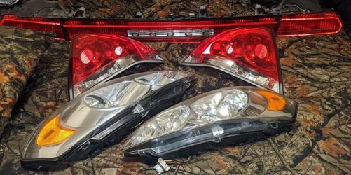 2006-2013 Chevrolet Impala
Replacement Lights.....The Rear Lights Are New