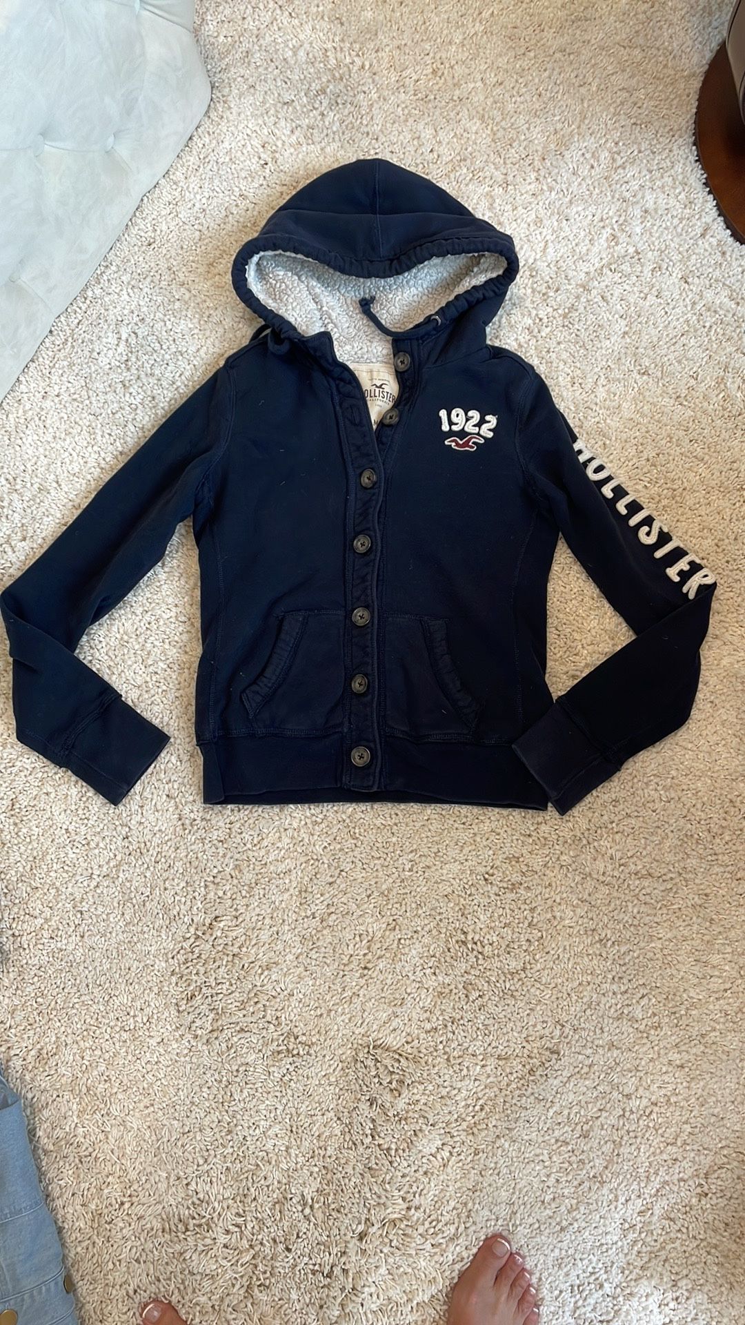 Hollister blue white sweatshirt hoodie women’s medium Sherpa warm like new no piling super soft and cozy