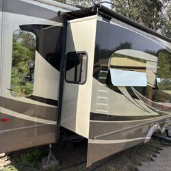 Brookstone Diamond By Coachman 5th Wheel 367RL