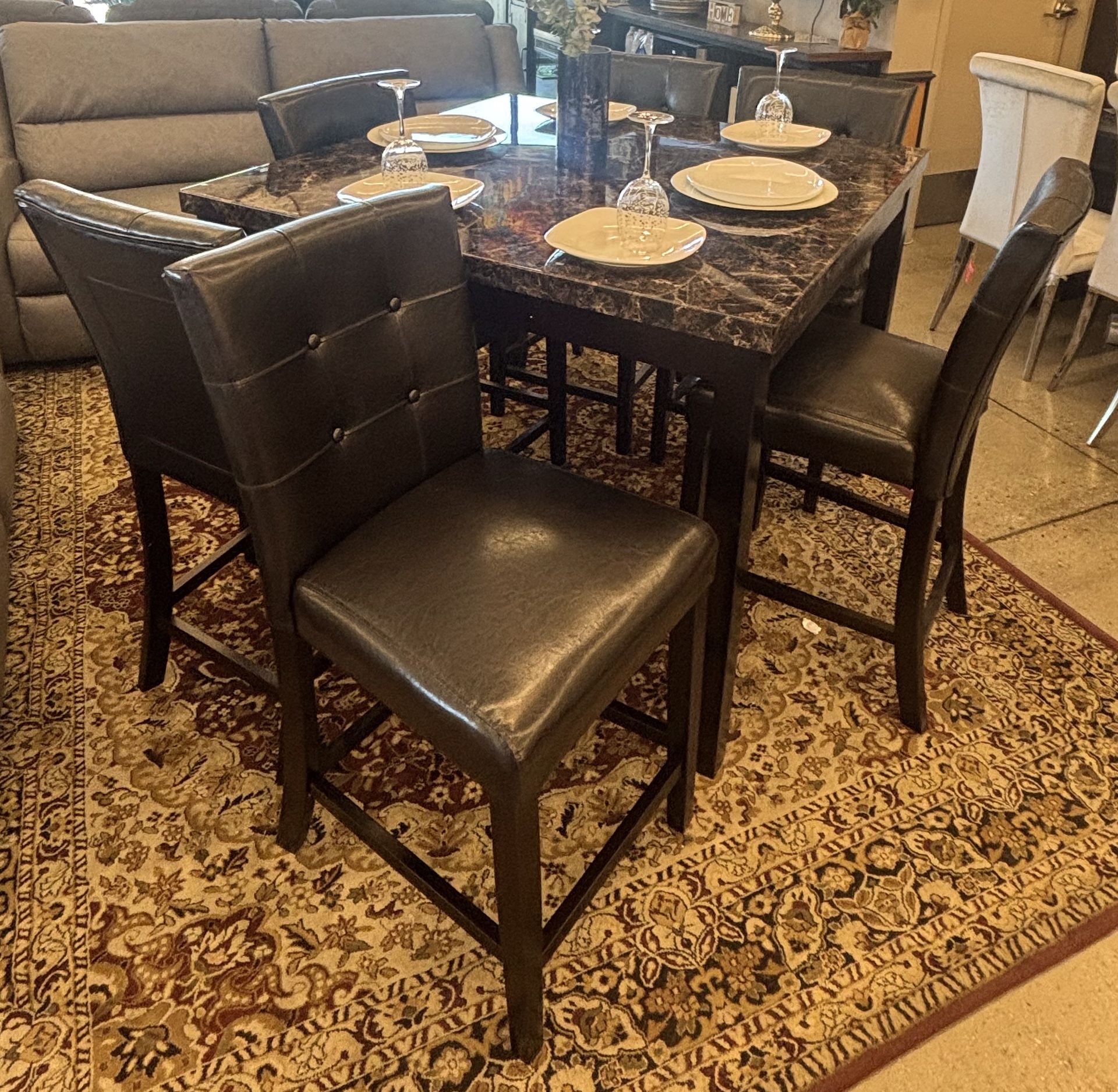 Beautiful 7pc Dining Table Set
