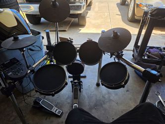 Alesis 8-Piece Electronic Drum with Mesh Heads