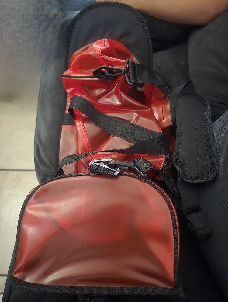 New HAT CLUB 30 CAP FROSTED DUFFLE BAG