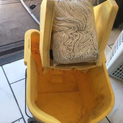 Balde   Y esprimidor Y Una Mona Nueva Para MapearTrap