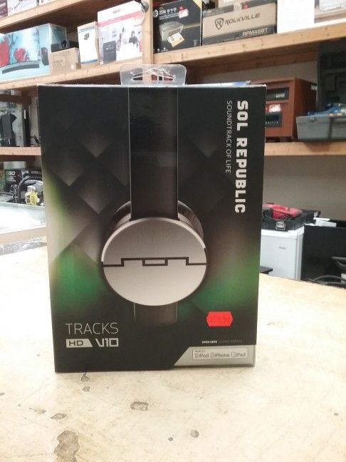 SOL REPUBLIC Tracks HD V10 On-Ear Headphones w/ Inline Mic/Music Control - BLACK