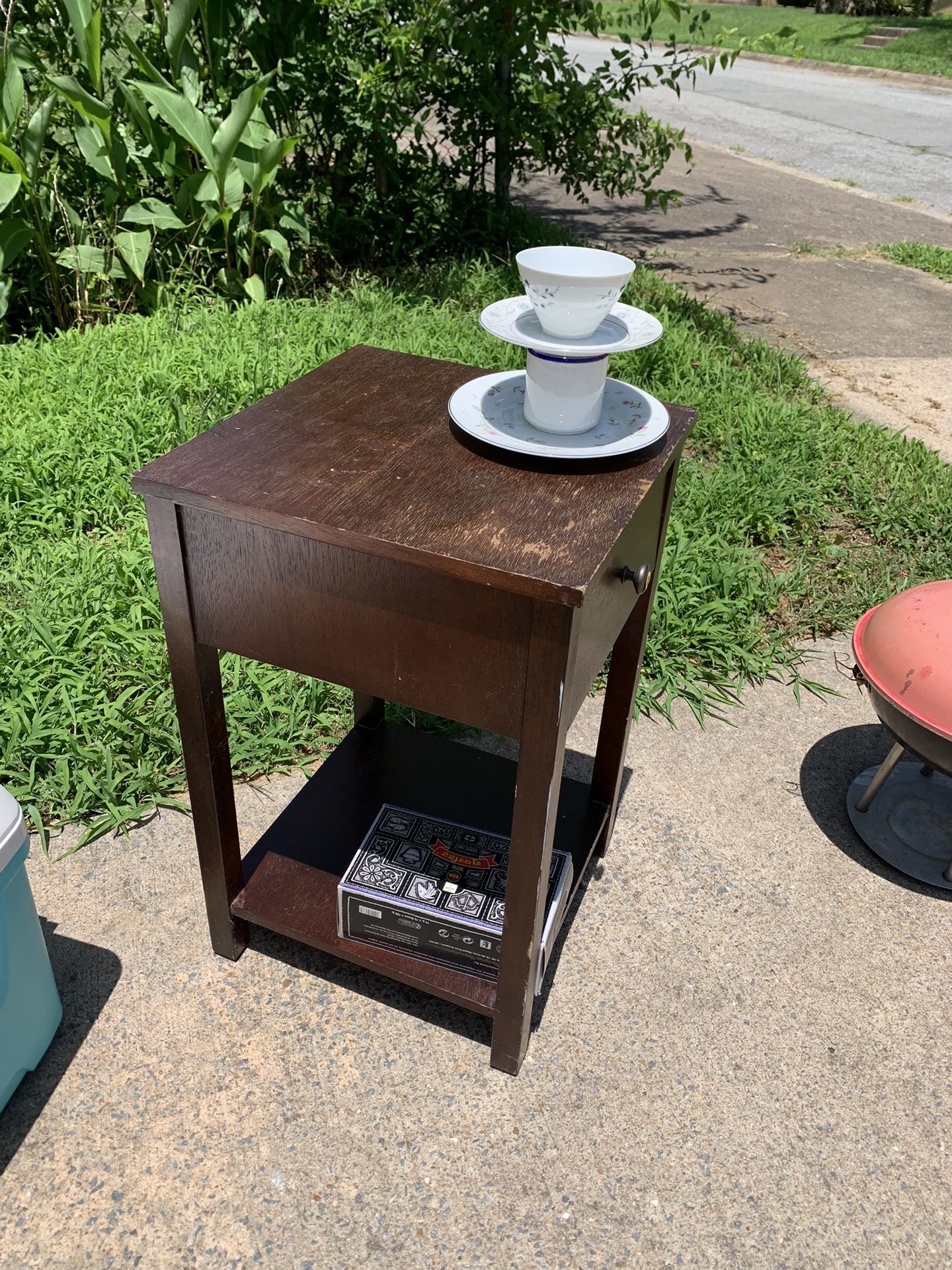 Wood night stand with shelf & one drawer