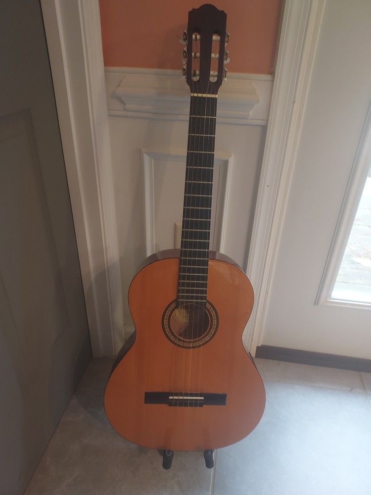 Amigo Guitar