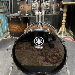 Yamaha Live Custom Hybrid Oak 4pc Drum Set