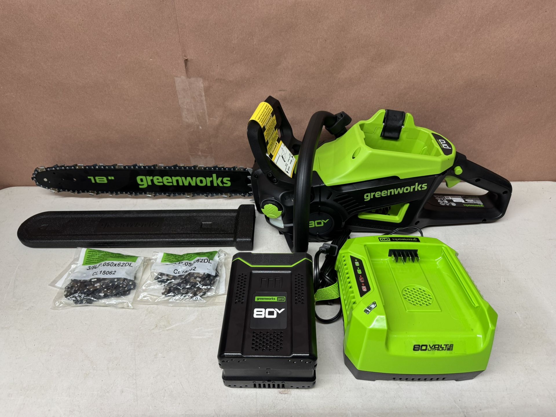 Greenworks Pro 80-volt 18-in Battery 2.0Ah Chainsaw Battery Included Charger Included 
